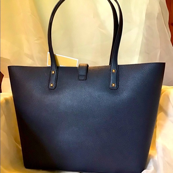 Price reduced! Michael Kors Navy, Leather Karson tote - Picture 4 of 8